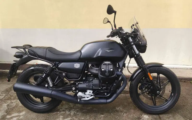 Moto Guzzi V7 Stone (2021 - 24) (2)