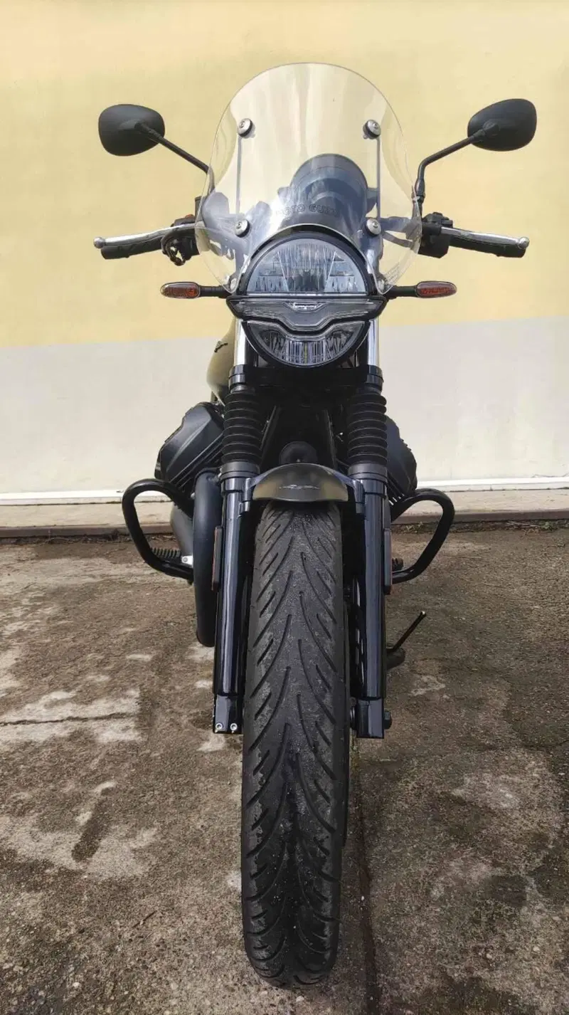 Moto Guzzi V7 Stone (2021 - 24) (5)