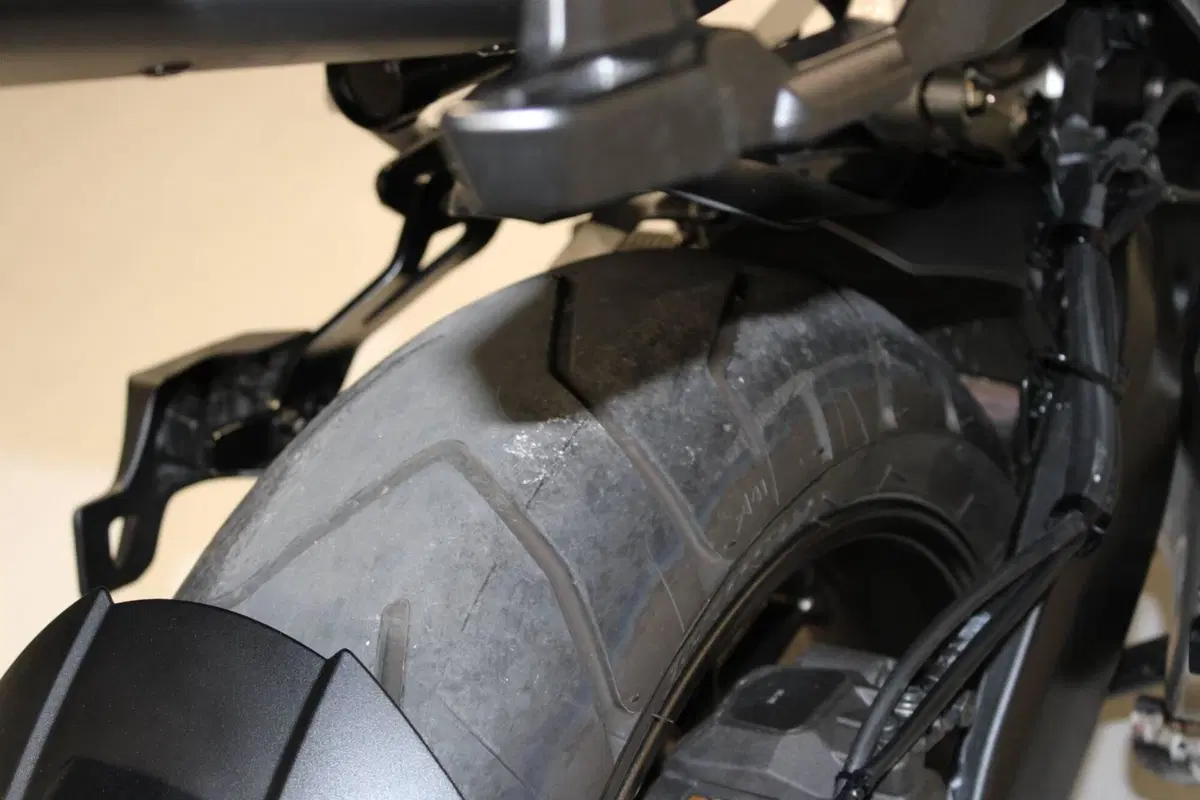 Yamaha Niken 890 GT (2023 - 26) (7)