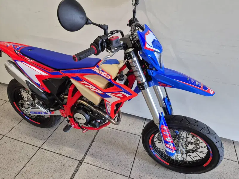 Betamotor RR 125 4T Motard R (2025 - 26) (2)
