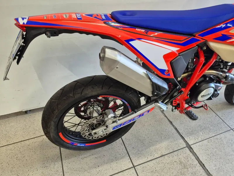 Betamotor RR 125 4T Motard R (2025 - 26) (3)