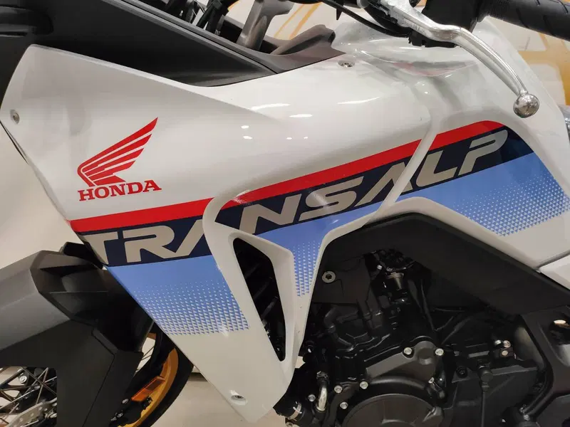 Honda Transalp XL750 (2025) (4)