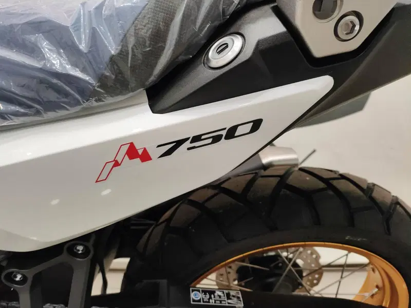 Honda Transalp XL750 (2025) (5)