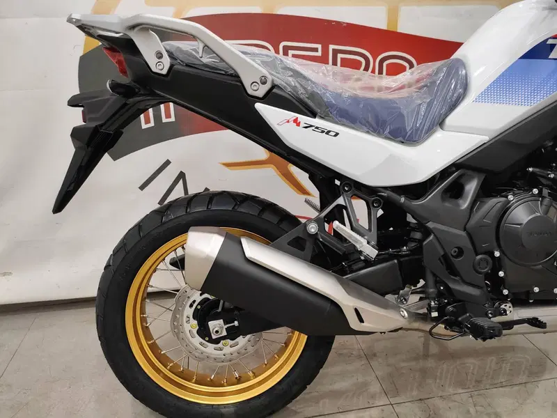 Honda Transalp XL750 (2025) (8)
