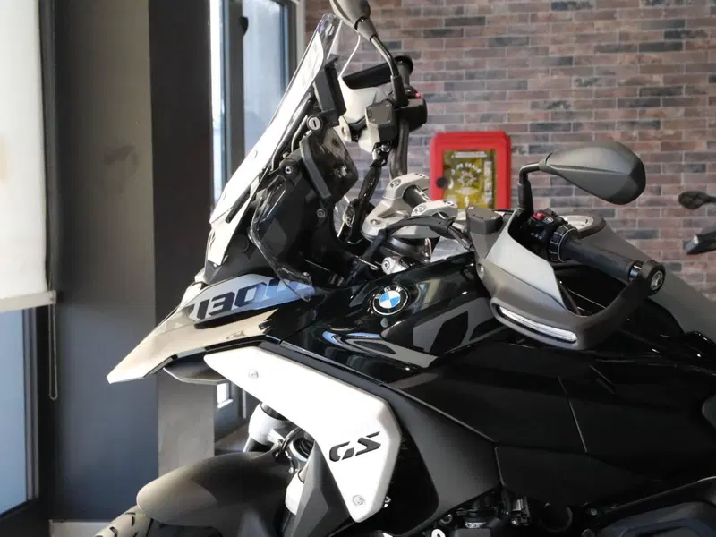 Bmw R 1300 GS Triple Black (2023 - 26) (3)