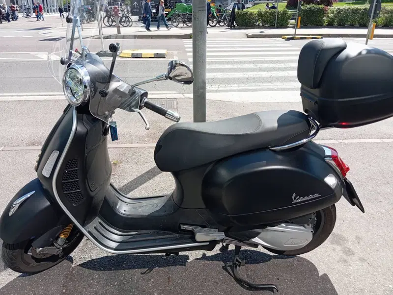 Vespa GTS 300 Super Hpe (2021 - 22)