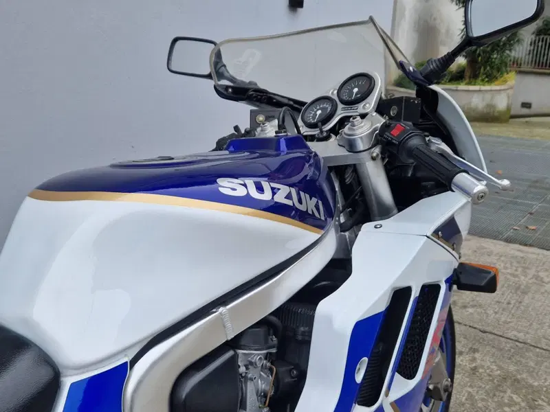 Suzuki GSX R 1100 (2)