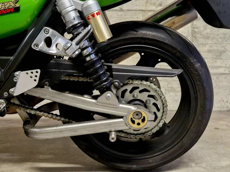 Kawasaki ZRX 1200 R (2000 - 06) (4)