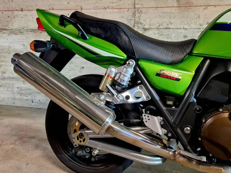 Kawasaki ZRX 1200 R (2000 - 06) (5)