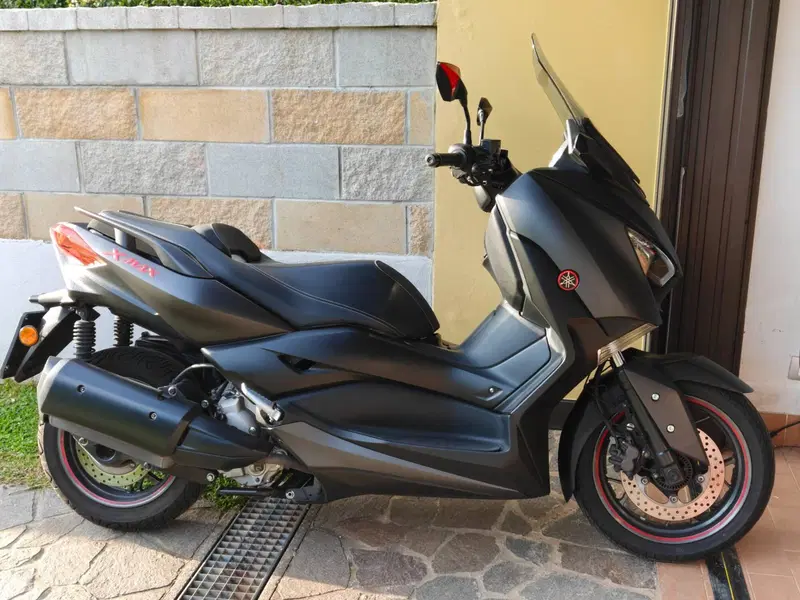 Yamaha X-Max 300 Iron Max (2019 - 20) (2)