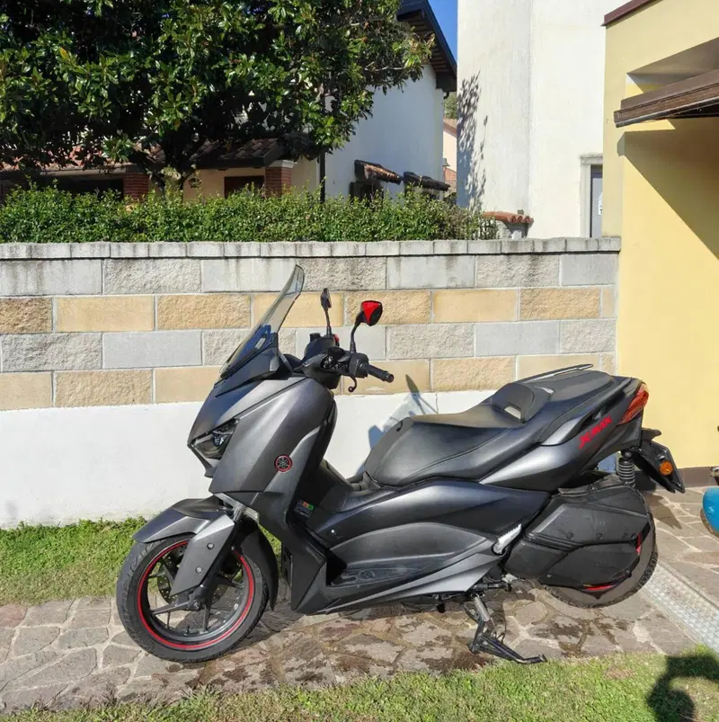 Yamaha X-Max 300 Iron Max (2019 - 20) (4)
