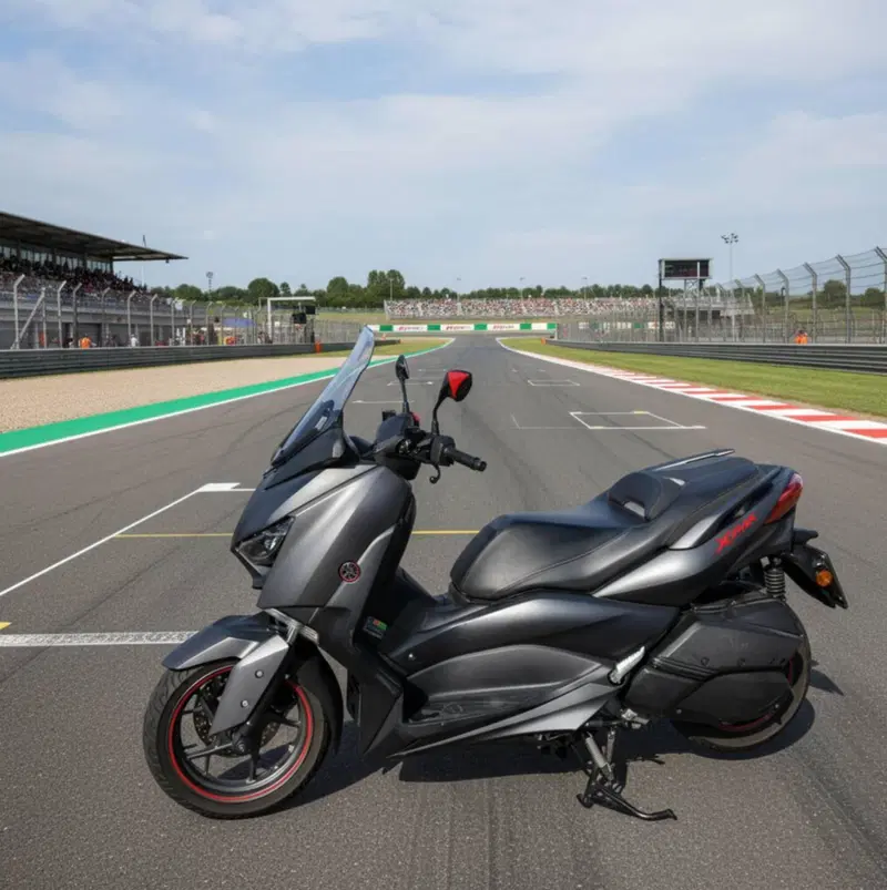 Yamaha X-Max 300 Iron Max (2019 - 20) (5)