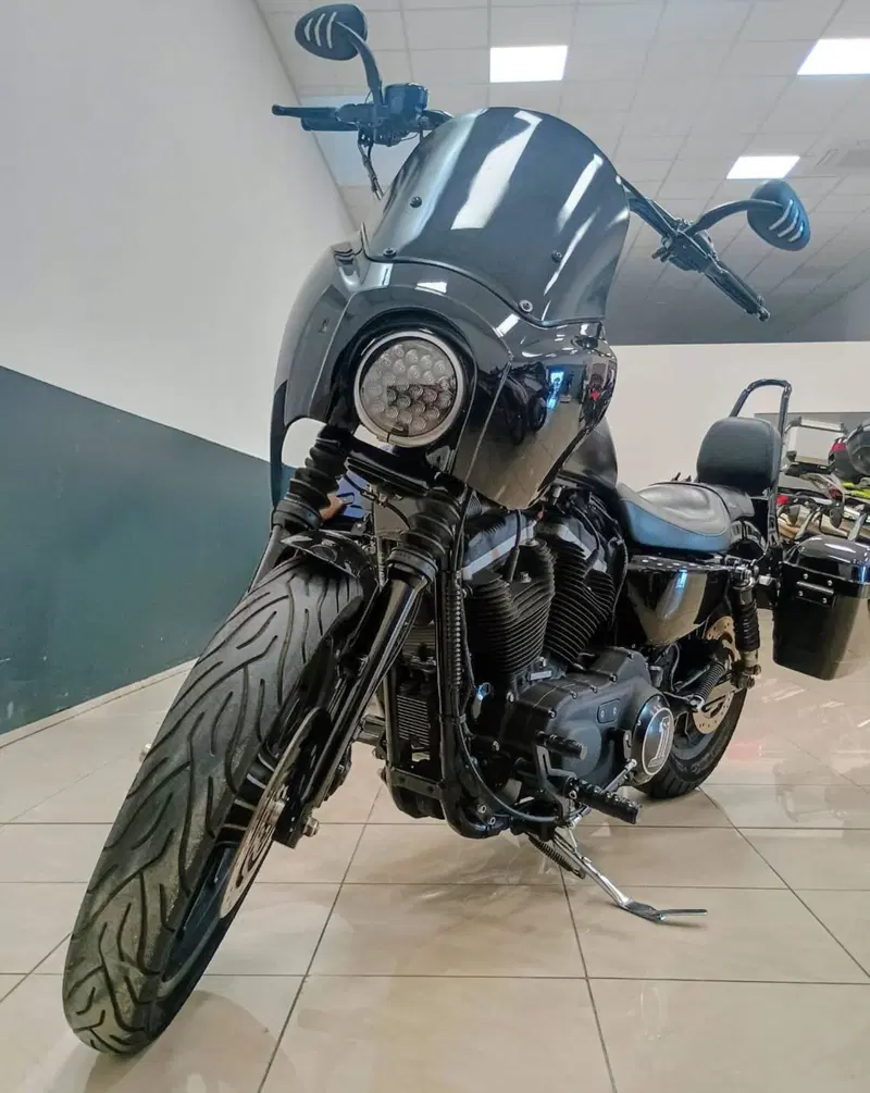 Harley-Davidson 883 Iron (2009 - 11) - XL 883N (6)