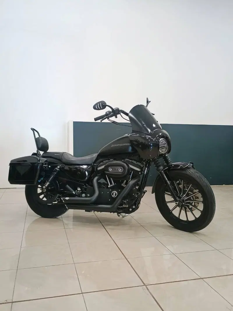 Harley-Davidson 883 Iron (2009 - 11) - XL 883N (3)