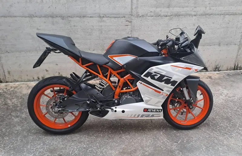 KTM RC 390 ABS (2015 - 16) (2)