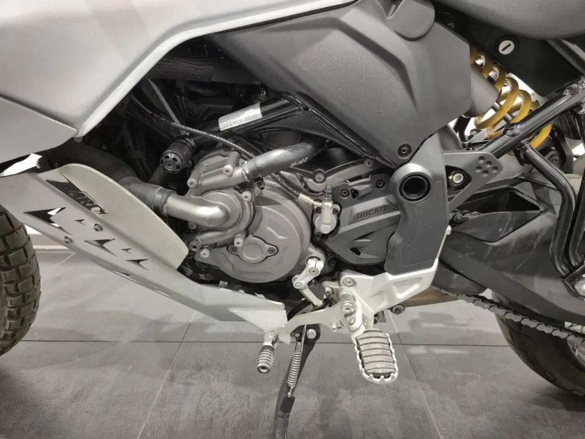 Ducati DesertX (2022 - 25) (16)