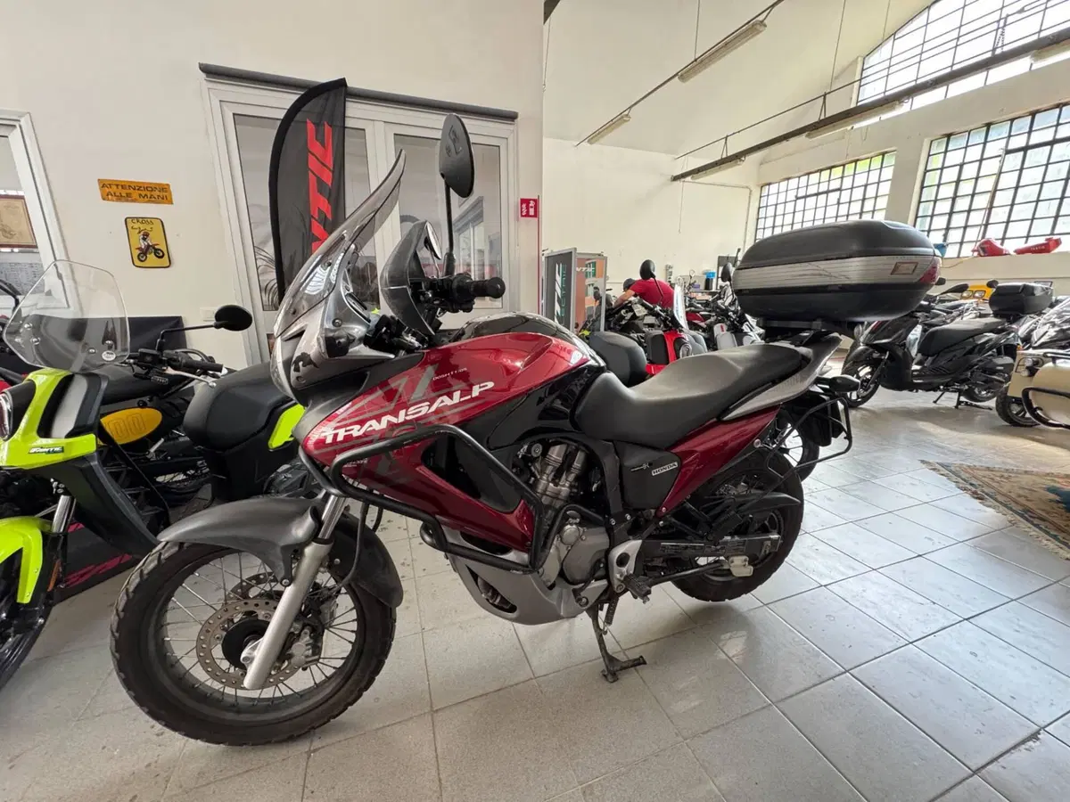 Honda Transalp XL 700 V (2007 - 2013) (2)
