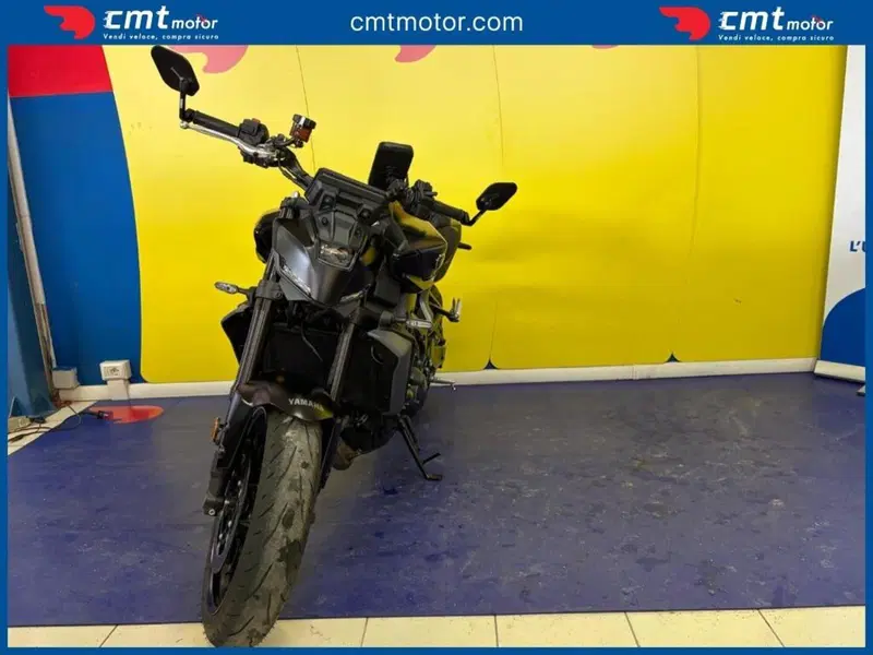 Yamaha MT-09 Y-AMT (2024 - 26) (2)