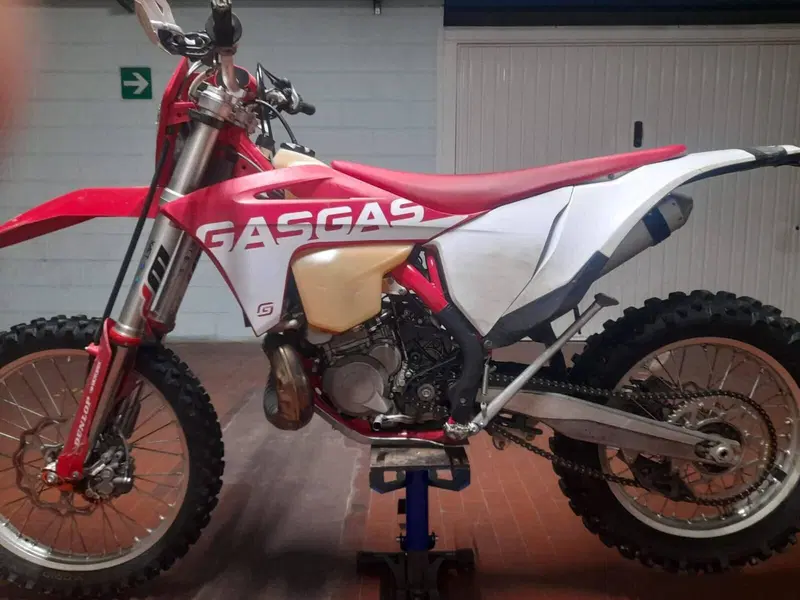 GASGAS EC 300 (2021) (8)