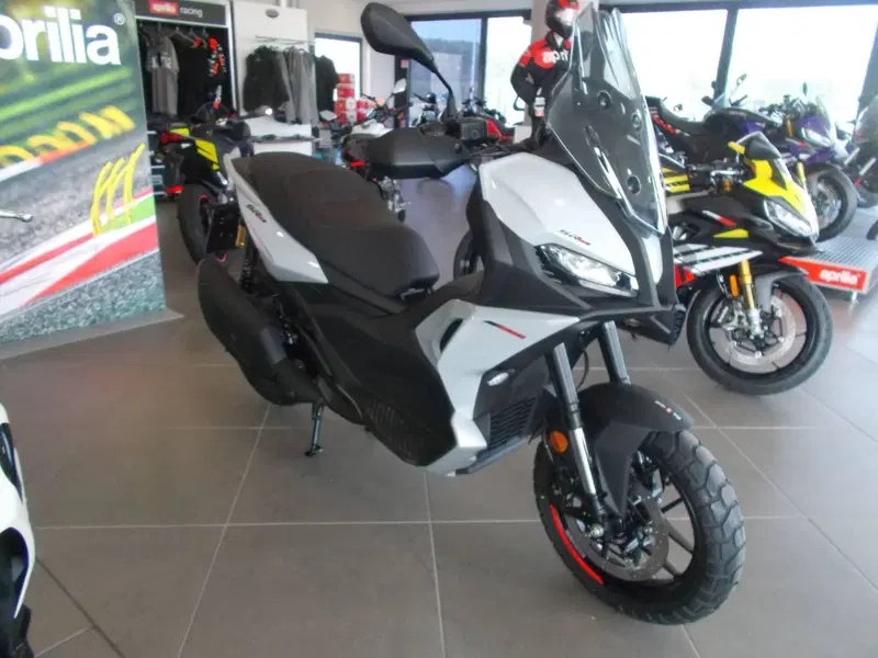 Aprilia SR GT 400 (2026) (4)