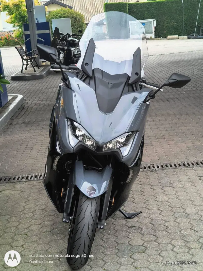 Yamaha T-Max 560 Tech Max (2021)