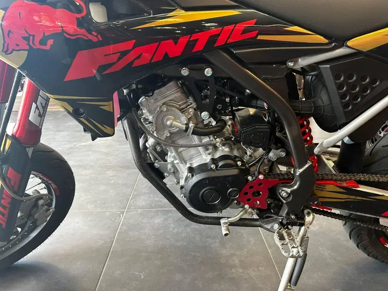 Fantic Motor XMF 125 Competition (2025 - 26) (4)