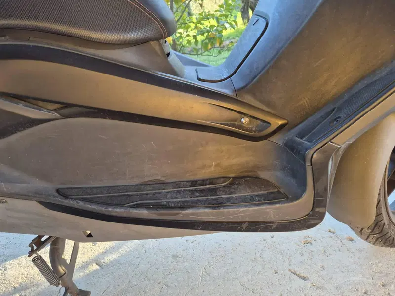 Yamaha X-Max 250 (2010 - 13) (2)