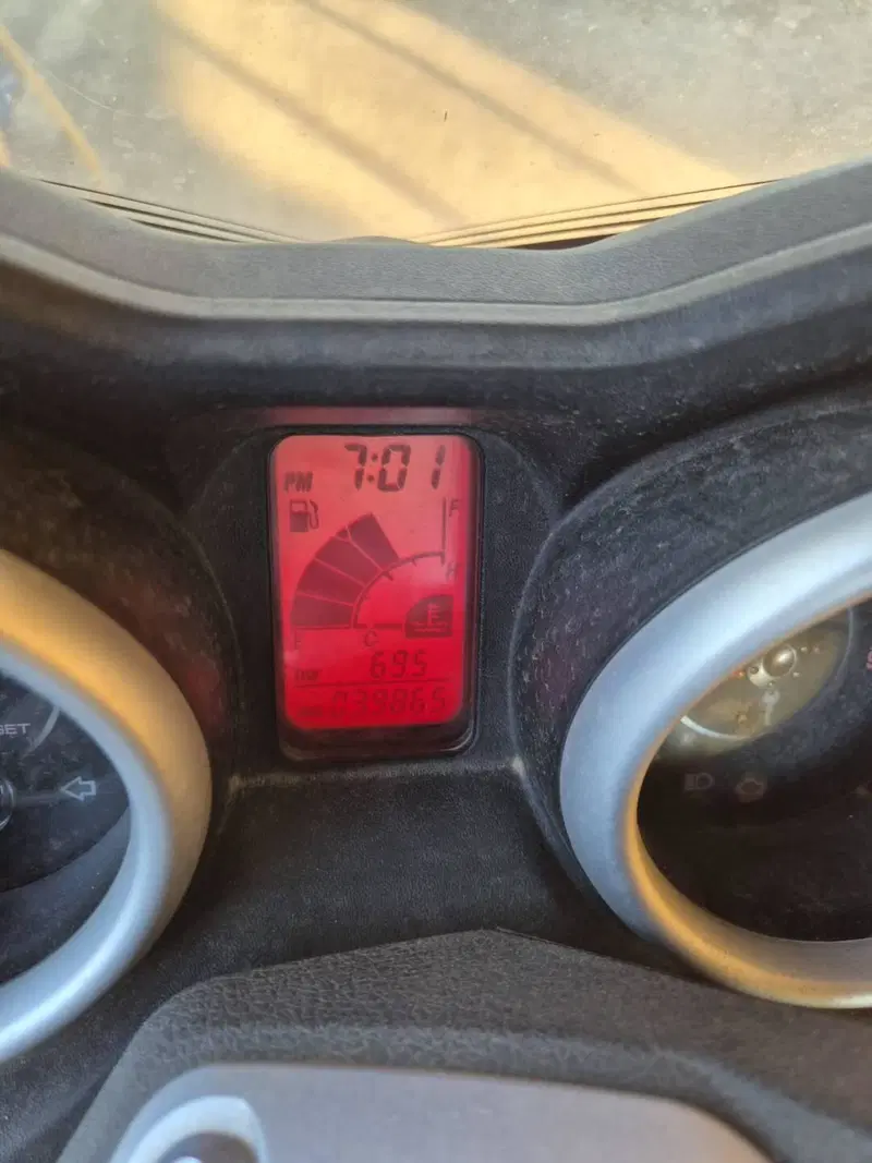 Yamaha X-Max 250 (2010 - 13) (5)