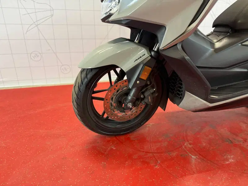 Honda Forza 350 (2022 - 24) (13)