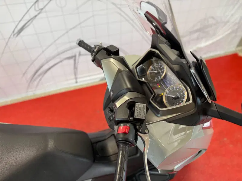 Honda Forza 350 (2022 - 24) (8)