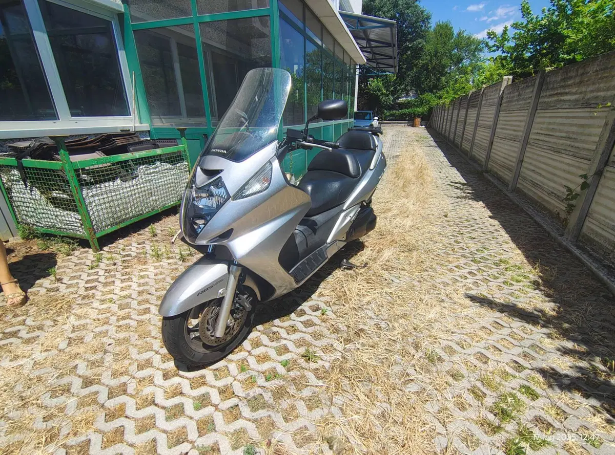 Honda Silver Wing 600 (2005 - 09) (2)