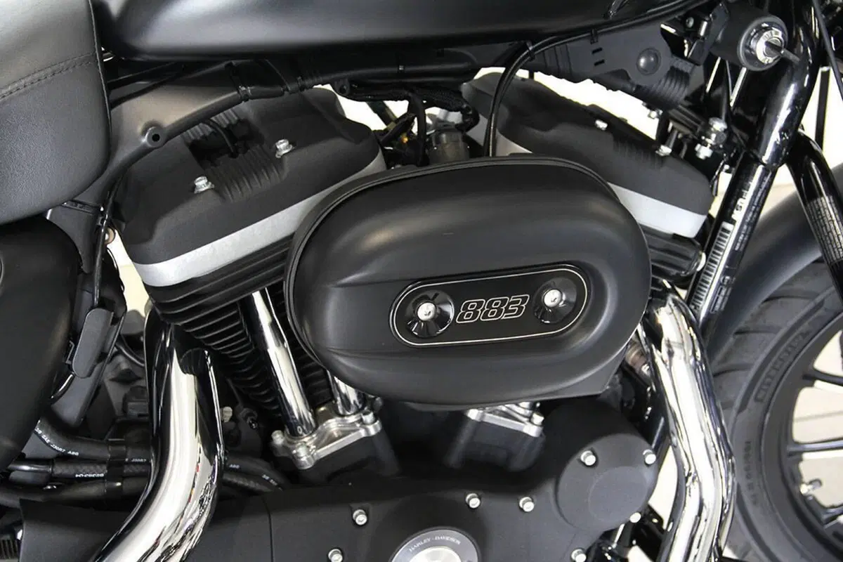 Harley-Davidson 883 Iron (2009 - 11) - XL 883N (4)