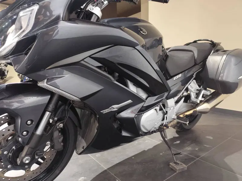 Yamaha FJR 1300 AE (2016 - 20) (5)