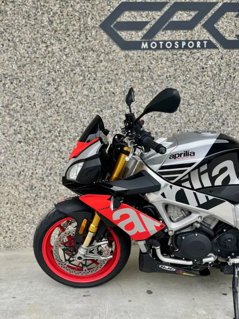 Aprilia Tuono V4 Factory (2017 - 18) (4)