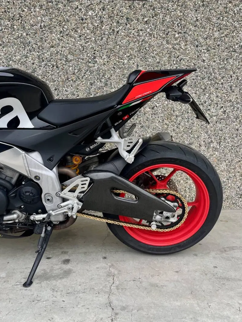 Aprilia Tuono V4 Factory (2017 - 18) (6)