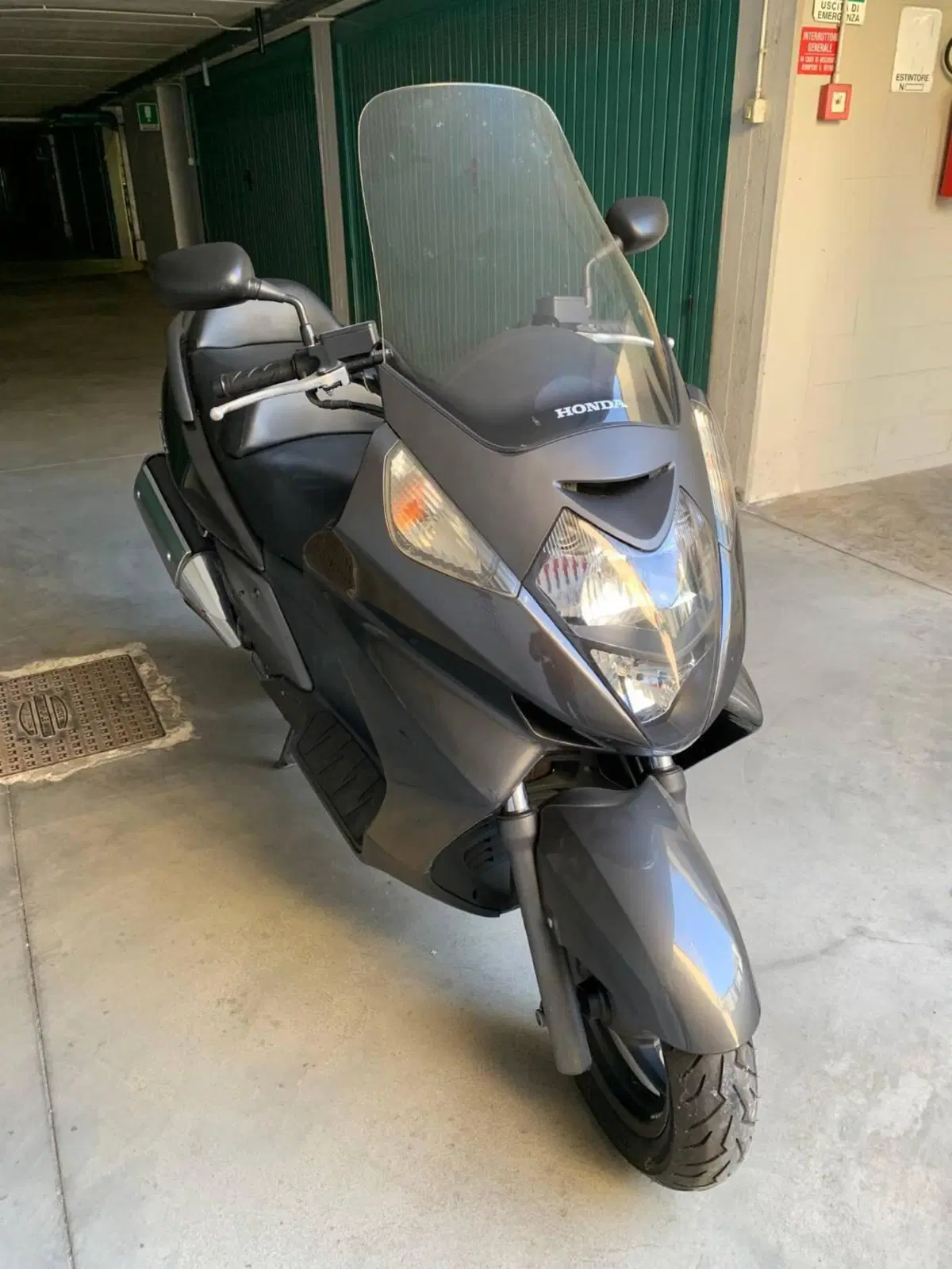 Honda Silver Wing 400 (2006 - 09) (2)
