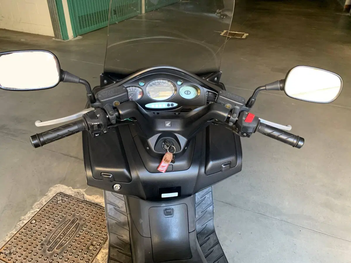 Honda Silver Wing 400 (2006 - 09) (6)