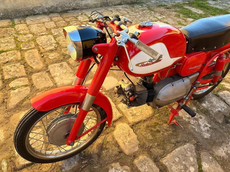 Aermacchi Harley-Davidson Ala Azzurra
