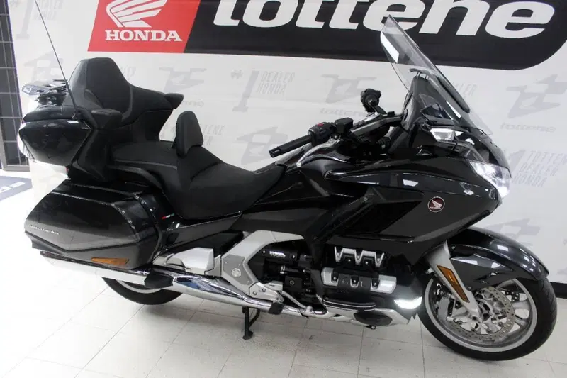 Honda GL 1800 Gold Wing Tour DCT (2021) (3)