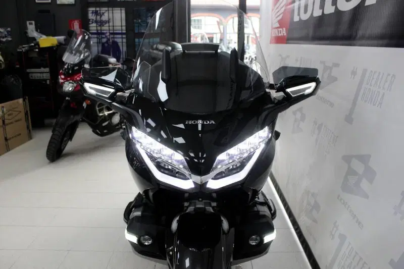 Honda GL 1800 Gold Wing Tour DCT (2021) (4)