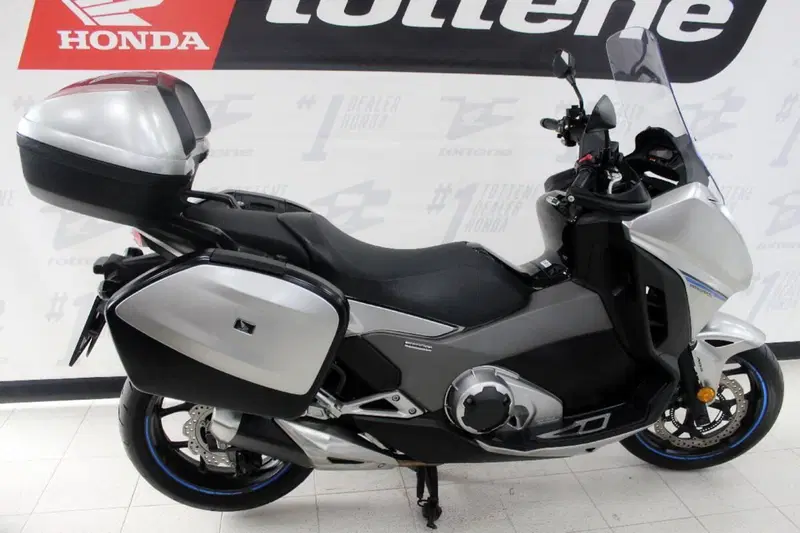 Honda Integra 750 DCT Sport (2017) (2)