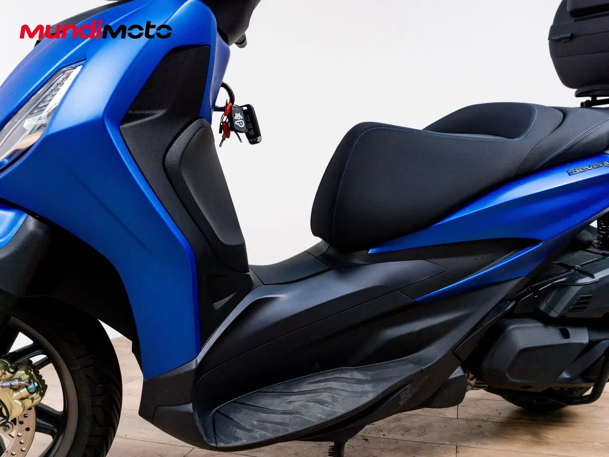 Piaggio Beverly 400 S (2025 - 26) (9)