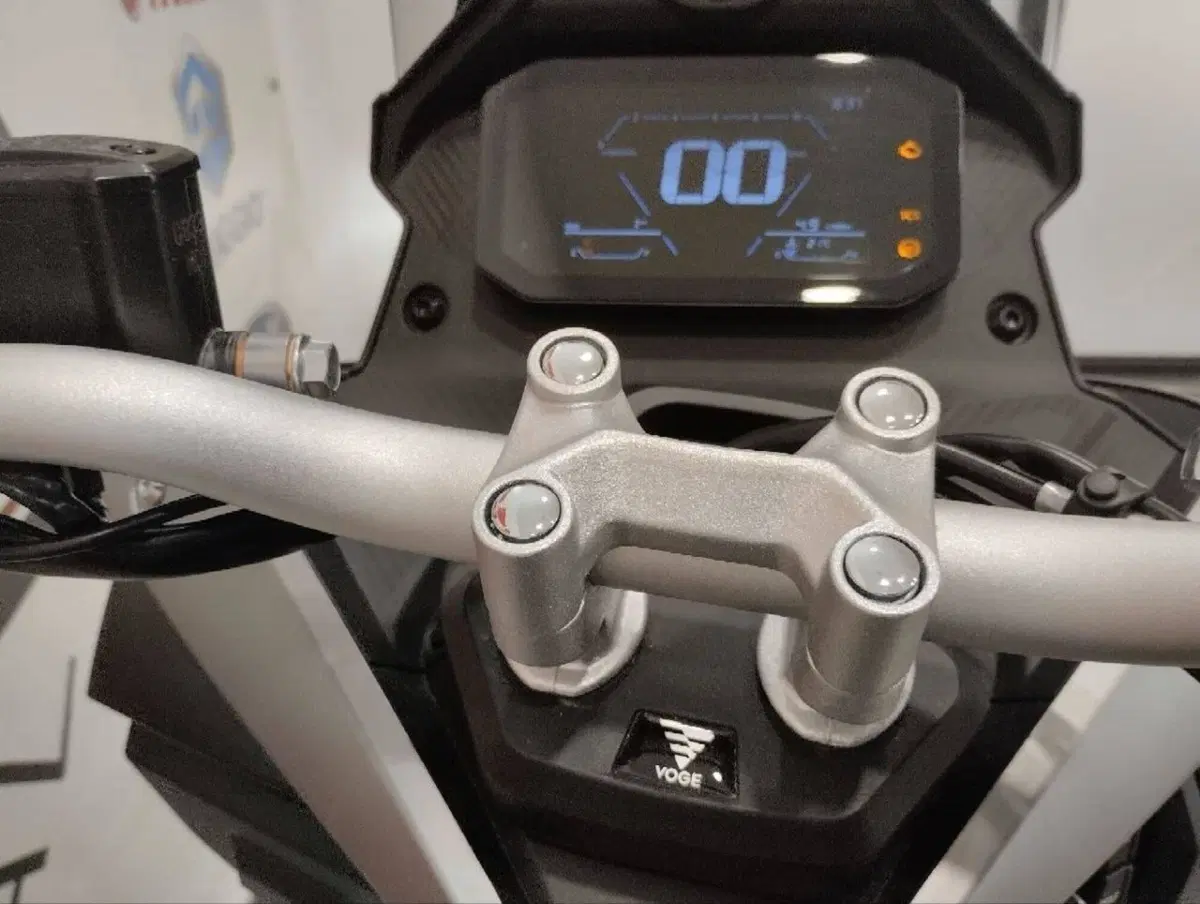 Voge Sfida SR1 ADV (2023 - 26) (8)