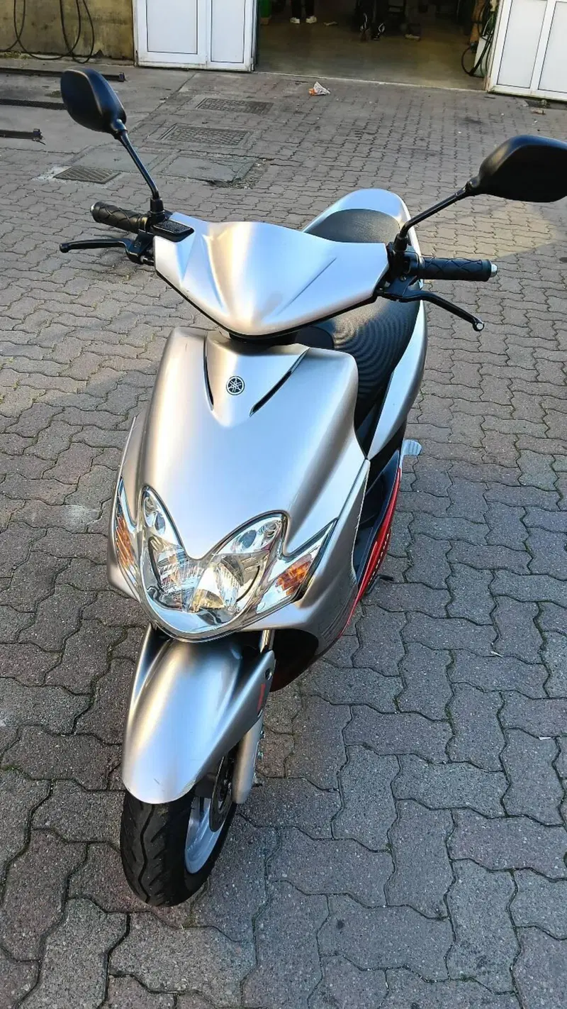 Yamaha Aerox 50 4 (2014 - 17) (2)