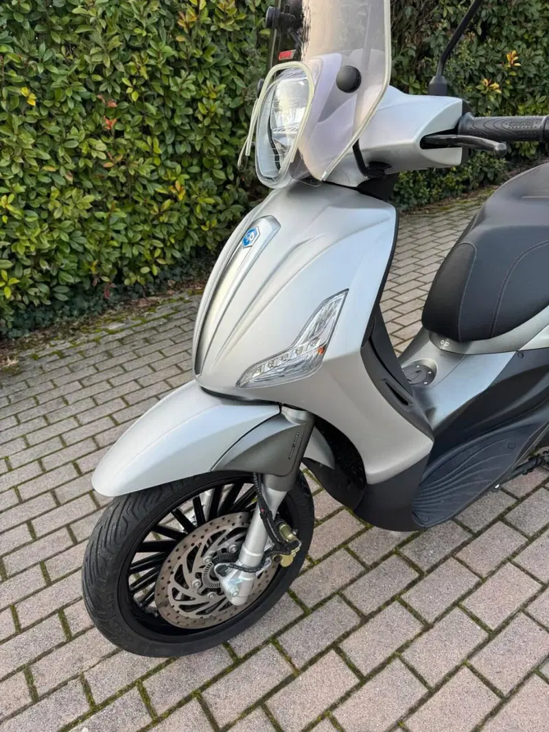 Piaggio Beverly 300 S i.e. ABS-ASR (2016 - 20) (2)