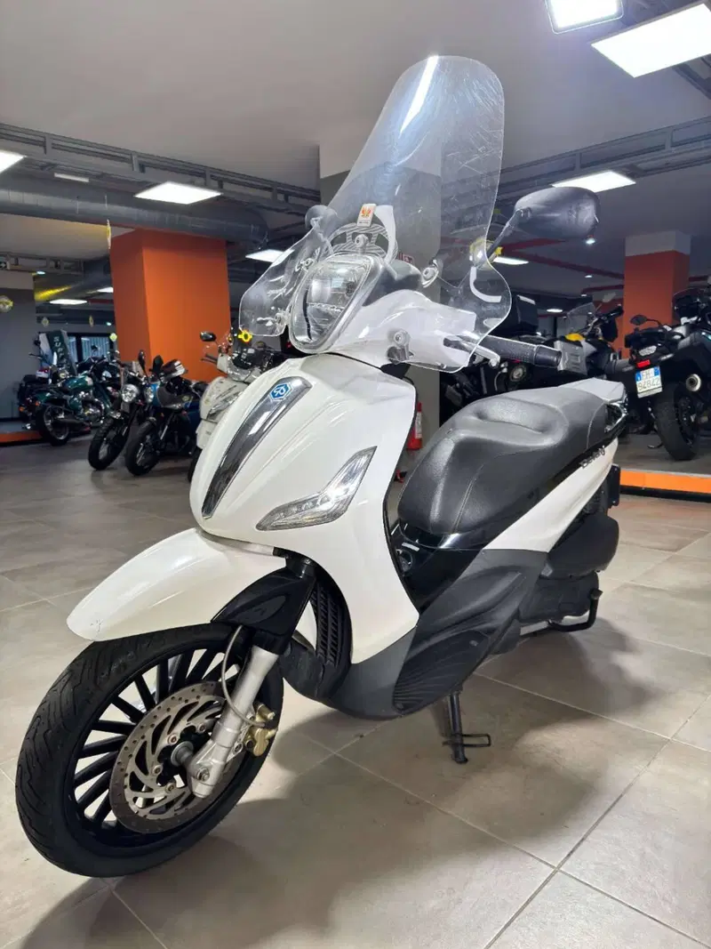 Piaggio Beverly 300 i.e. (2010 - 16) (3)