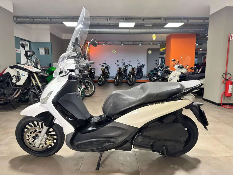 Piaggio Beverly 300 i.e. (2010 - 16) (4)