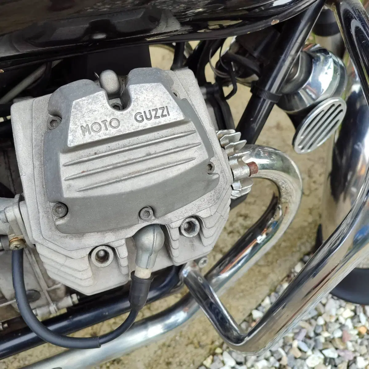 Moto Guzzi V35 C (2)