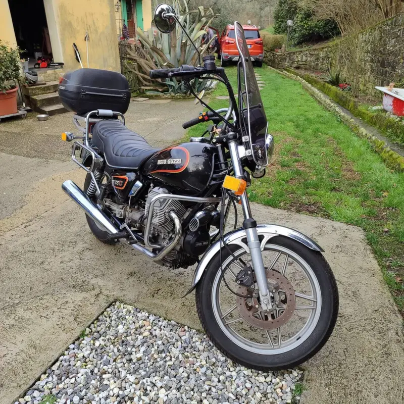 Moto Guzzi V35 C