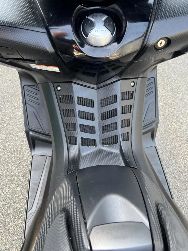 Yamaha T-Max 530 (2015 - 16) (6)